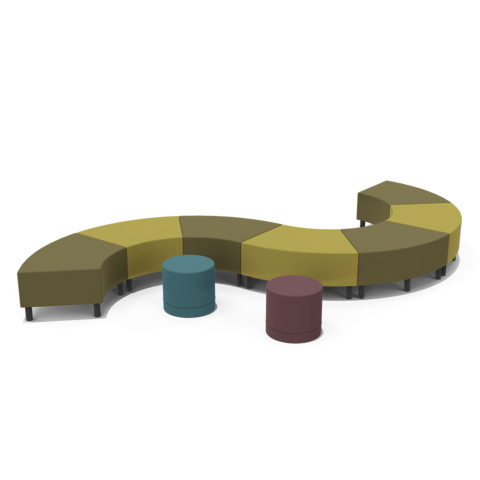 Wellenförmige Sofakombination mit Polsterhockern